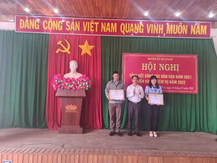 Huyen uy tong ket cong tac dan van 5